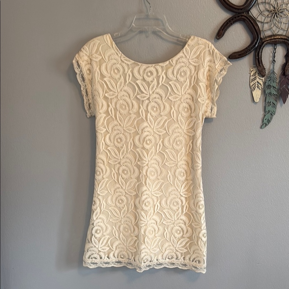 Love Fire Cream Fitted Cap Sleeve Blouse
